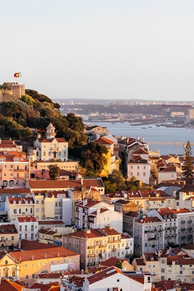 Alfama Design With Terrace By Homing Lissabon
